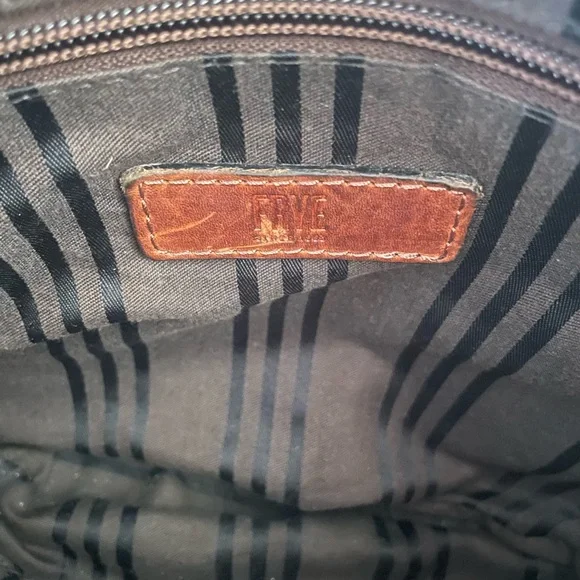 NWT Genuine Leather FRYE Amy Crossbody Handbag - Picture 12 of 15